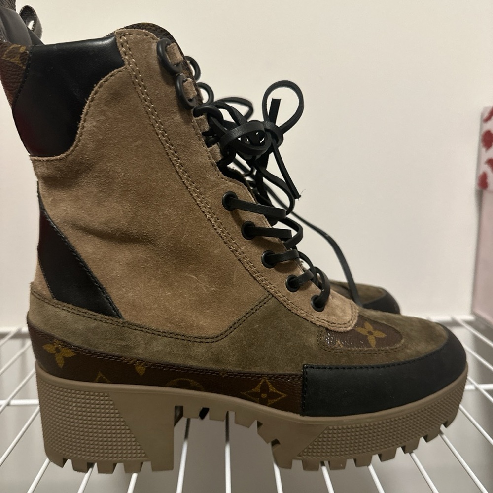 Louis Vuitton authentic COMBAT BOOTS